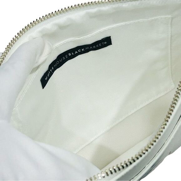 White House Black Market WHBM Hydrangea GWP Wristlet White Clutch NWT - Picture 7 of 7